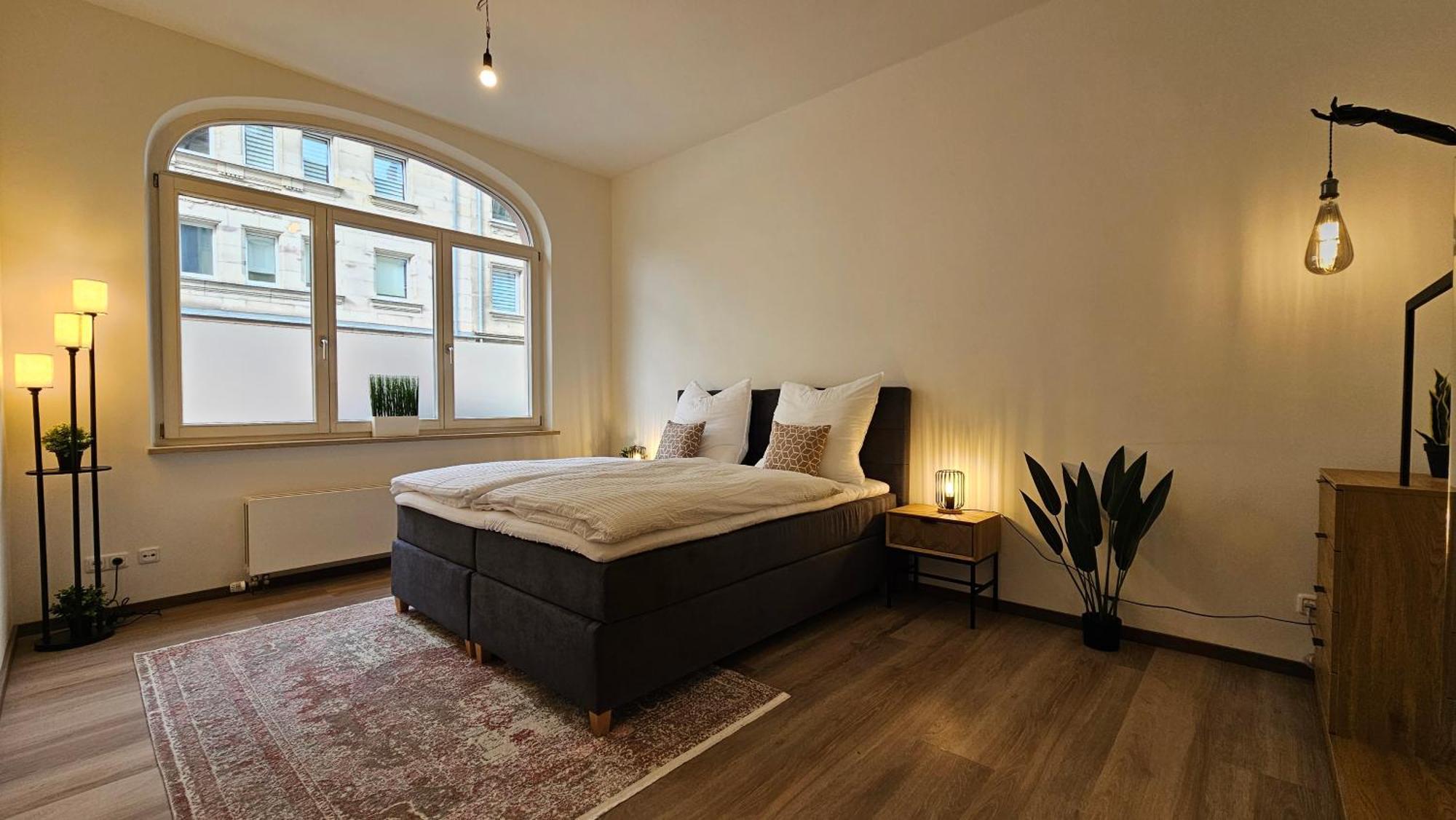 Apartment Yfb-170m2 Fuer Bis Zu 15, Modern, 1min Zu Ubahn, Ruhige Lage, Parkplaetze, Wifi, Netflix, Kindergerecht Nürnberg